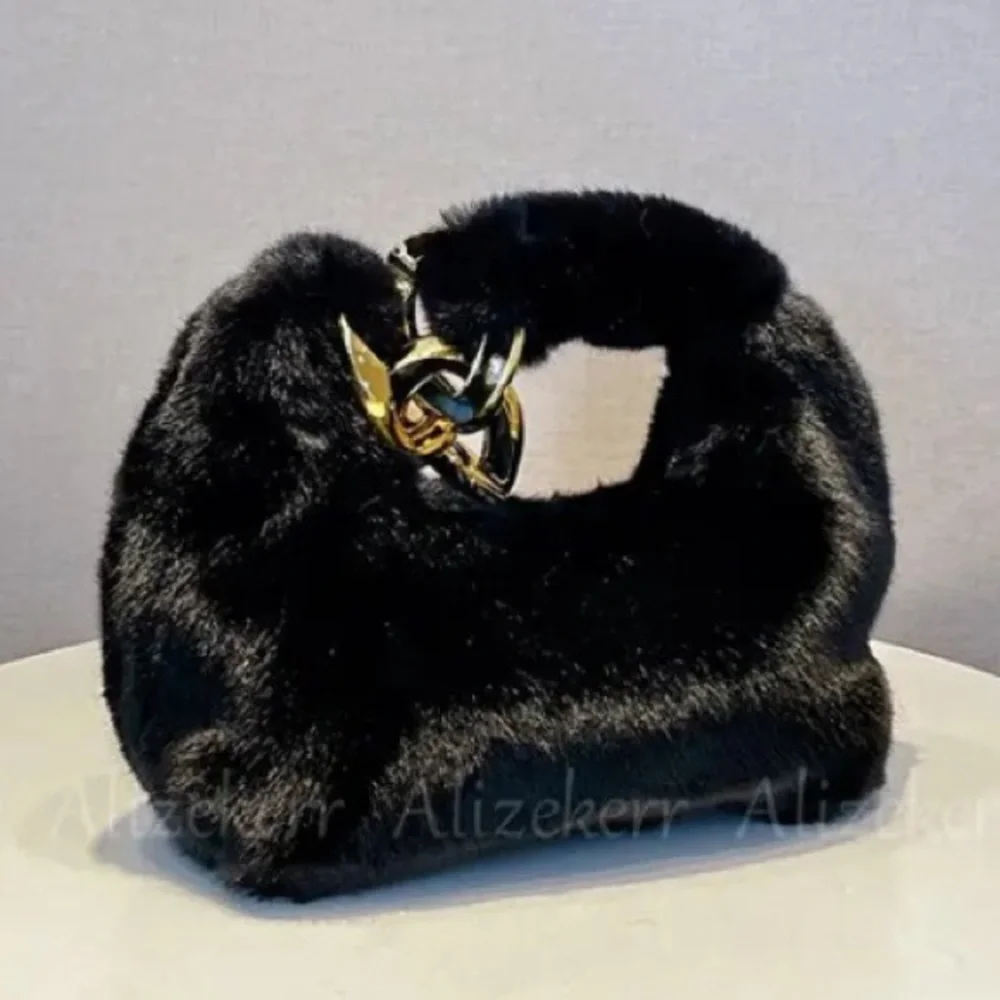 HP! Faux fur bag with chunky gold chain in black. Brand new! - Picture 2 of 13